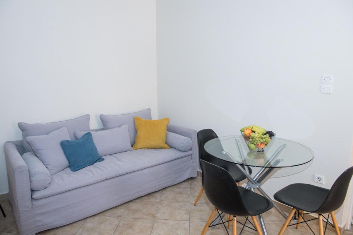 A Beautifull 2Nd Floor Apartment Close To The Port Kalamata Eksteriør billede