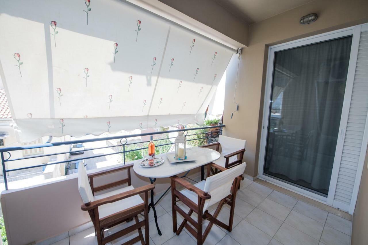 A Beautifull 2Nd Floor Apartment Close To The Port Kalamata Eksteriør billede