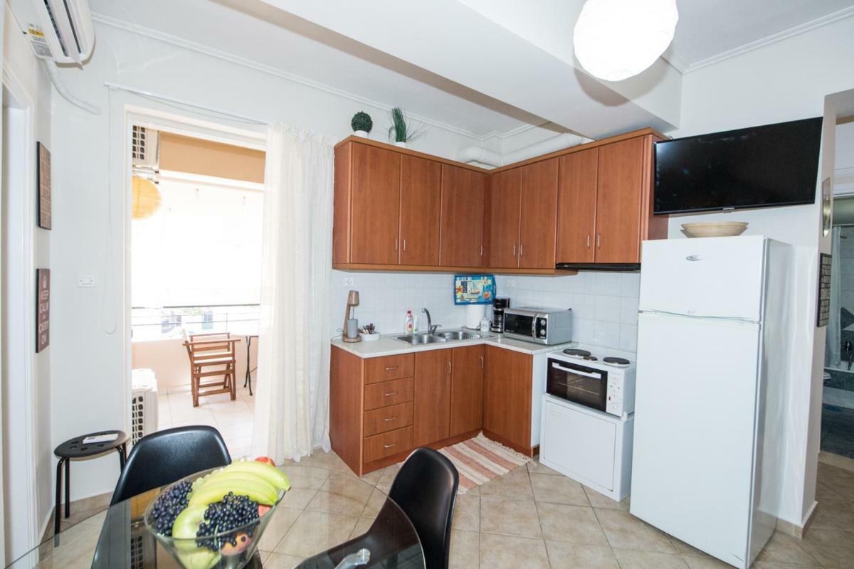 A Beautifull 2Nd Floor Apartment Close To The Port Kalamata Eksteriør billede
